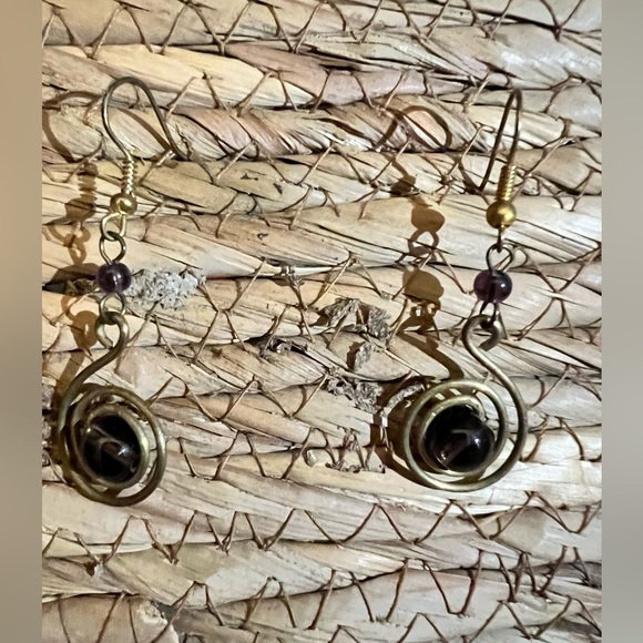 Handmade purple bead East African brass drop dangle swirl earrings - Picture 4 of 4